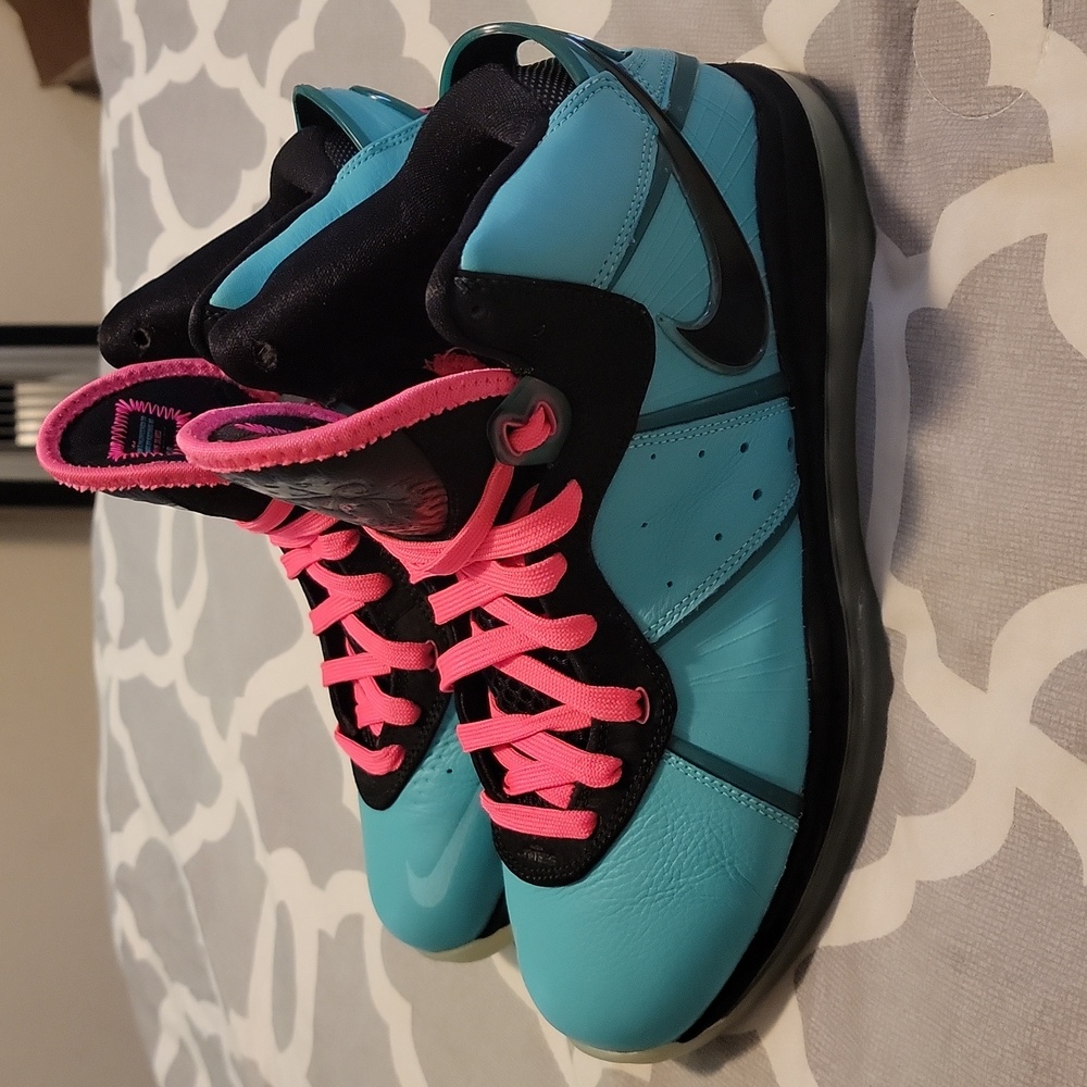 Lebron 8 South Beach Men's size 9.5 - Picture 4 of 5
